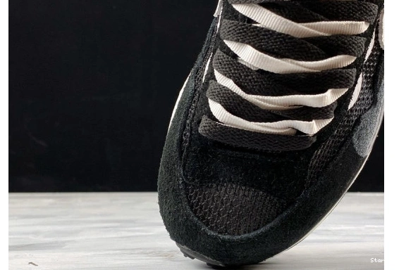 sacai Vaporwaffle White Black CV1363-001 Nike 0129